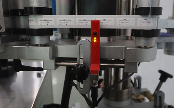 滾貼貼標(biāo)機(jī),貼標(biāo)機(jī),全自動貼標(biāo)機(jī)