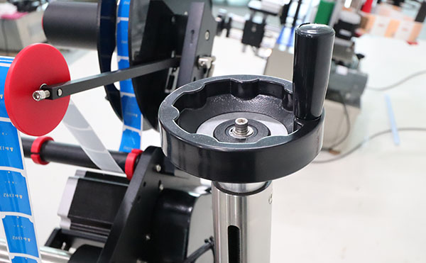 全自動高速貼標(biāo)機(jī),高速貼標(biāo)機(jī),全自動貼標(biāo)機(jī)