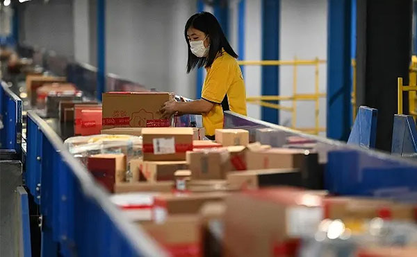 快遞包裹分揀機(jī),包裹分揀機(jī),快遞分揀設(shè)備,佼佼者自動化